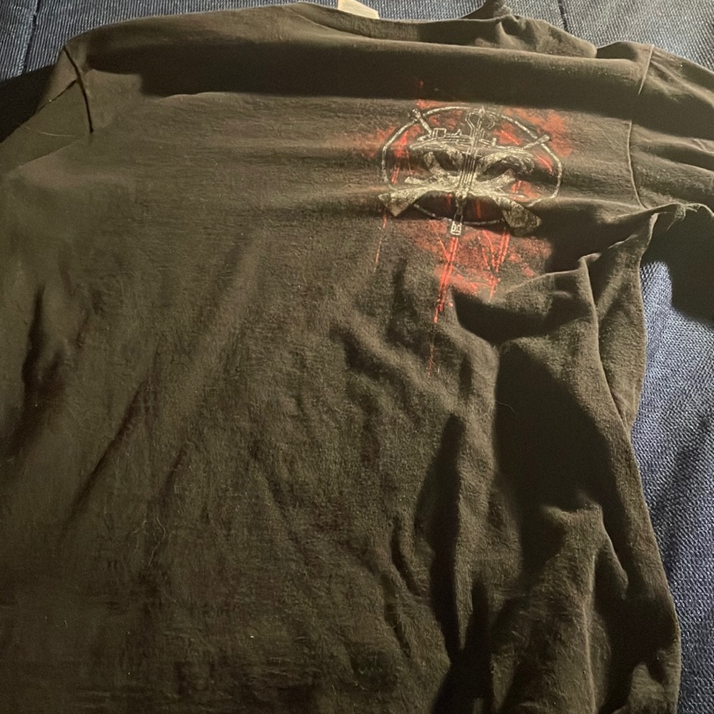 Black shirt